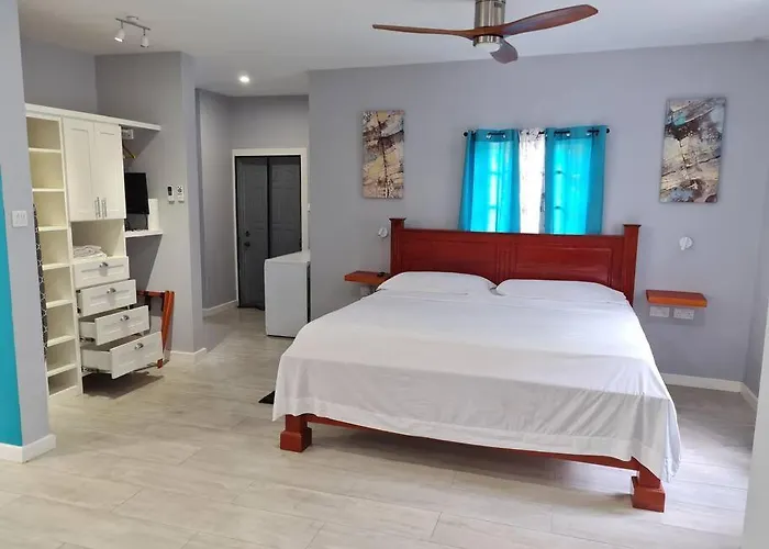 Coconut Creek Deluxe Suite