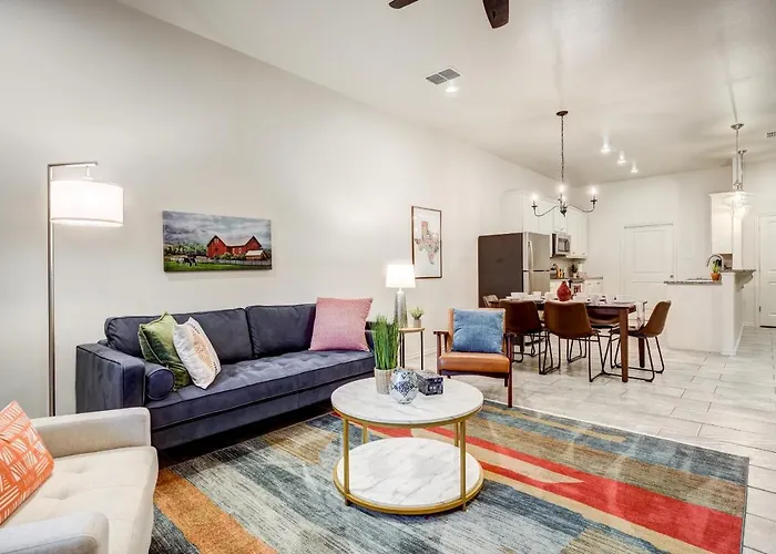 Luxury Lubbock Home Retreat Near Texas Tech