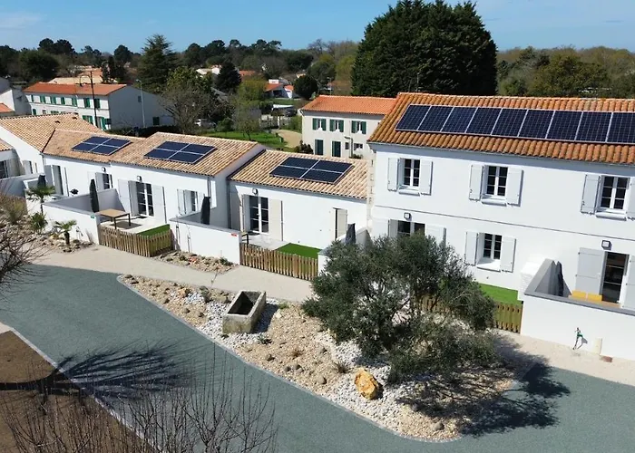 LE COMMODORE Maison avec piscine/parking/wifi/plages 5kms