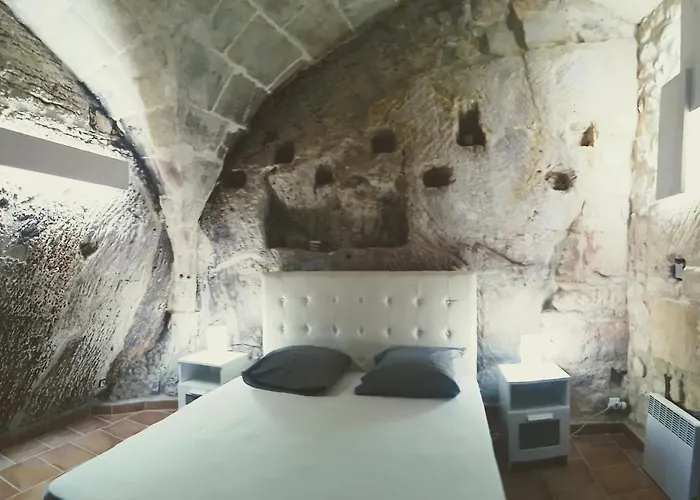 Maison Troglodyte en Provence