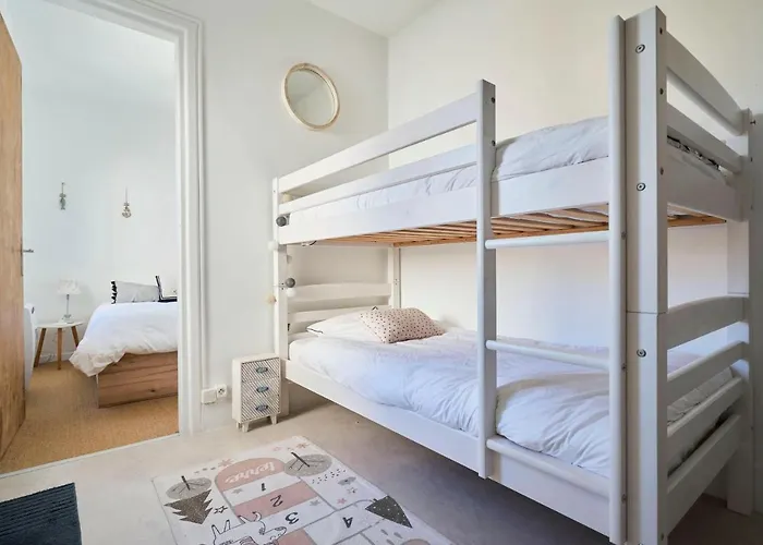 Superbe appartement, balcon vue mer, 3 chambres!