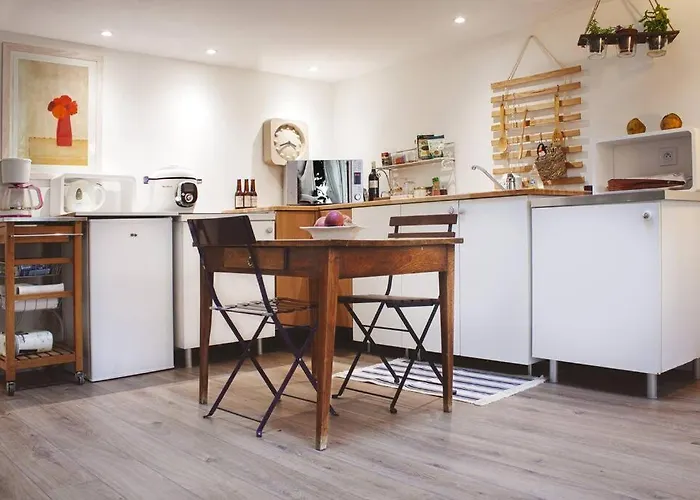 Duplex dans village avec jardin