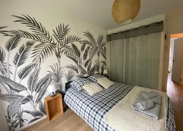 Superbe appartement au calme avec parking gratuit.