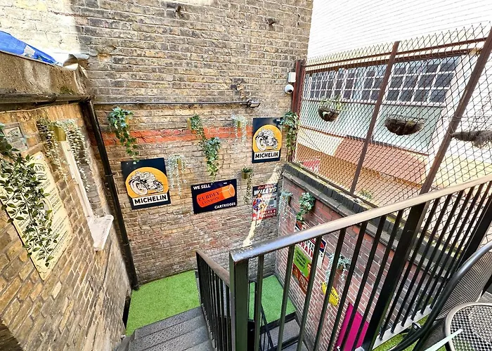 Guest house: Pink Door Guesthouse