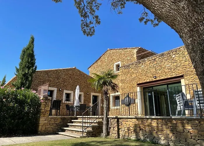 Belle villa avec piscine intérieure et piscine extérieure Gite Les Aiguiers