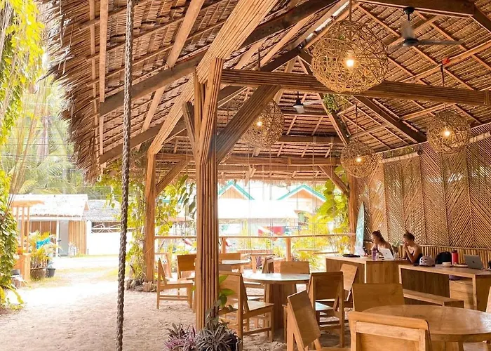 Family Hotel: Monkey Business Siquijor