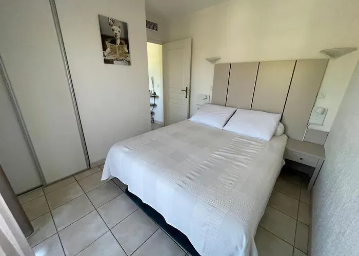 Côte d’Azur- Appartement Les Suites de Robinson