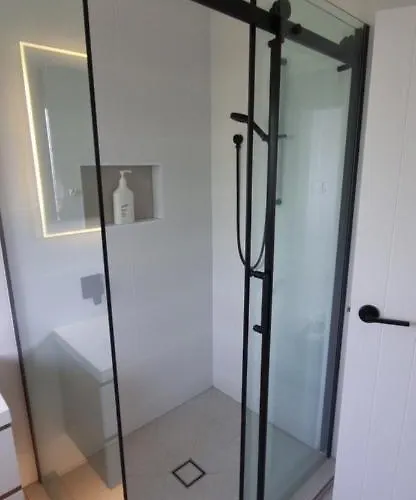 Inner City 2 Bedroom Unit - Close To Hospitals And Cbd