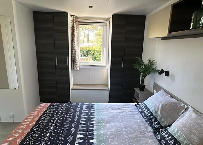 MobilHome 2 chambres 229 dans Camping 4 étoiles
