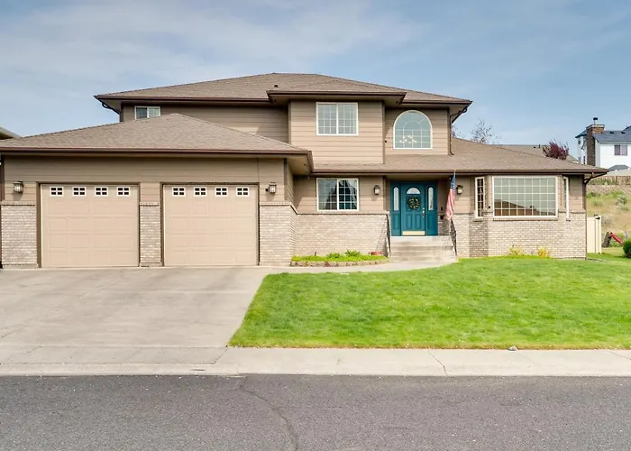Moses Lake Vacation Rental W/ Hot Tub & Game Room