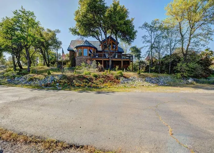The Happy Bear Lodge
