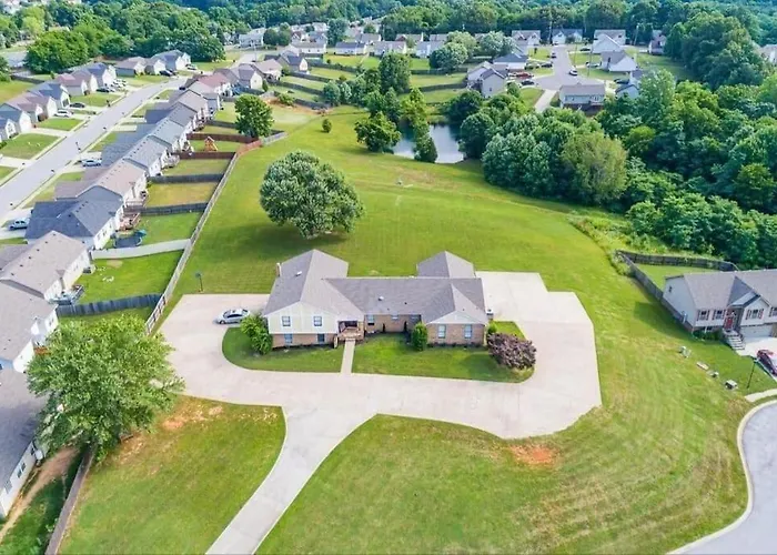 The Loft At Hilltop Acres - Clarksville, Tennessee