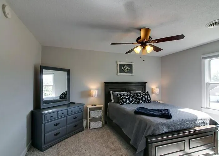 The Loft At Hilltop Acres - Clarksville, Tennessee
