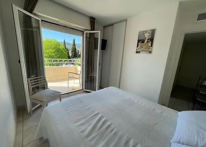 Côte d’Azur- Appartement Les Suites de Robinson
