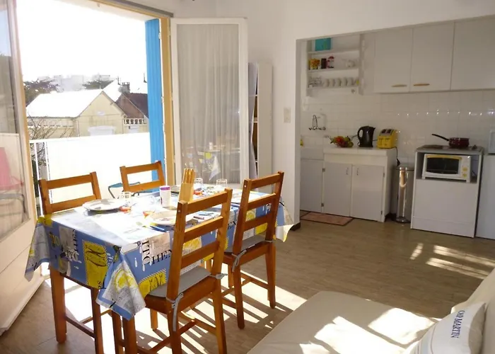 Studio Cabine Lumineux Avec Balcon A Saint-Jean-De-Monts, Parking Prive, Pres De La Plage - Fr-1-224C-629