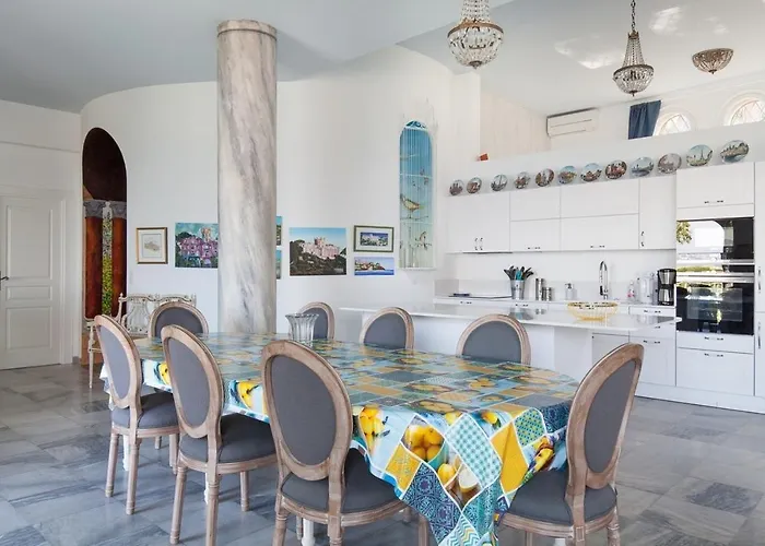 Chateau Des Anglais - Five Stars Holiday House