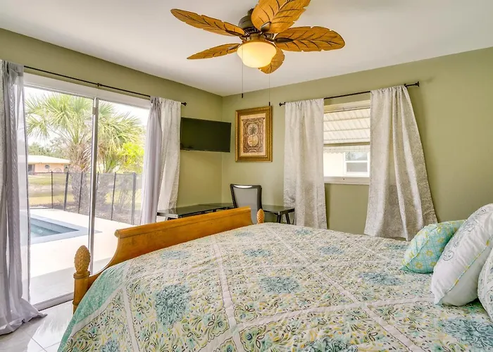 Heated Pool: Canal-Front Rotonda West Retreat