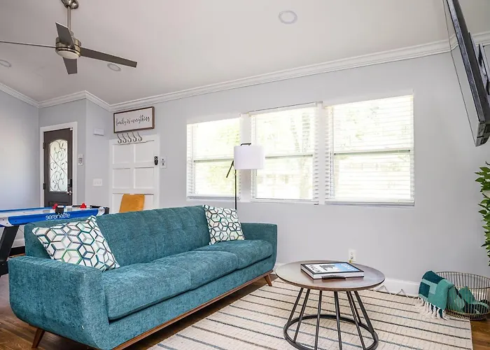 New Spacious Decatur Oasis W Fire Pit, Mins To Atl