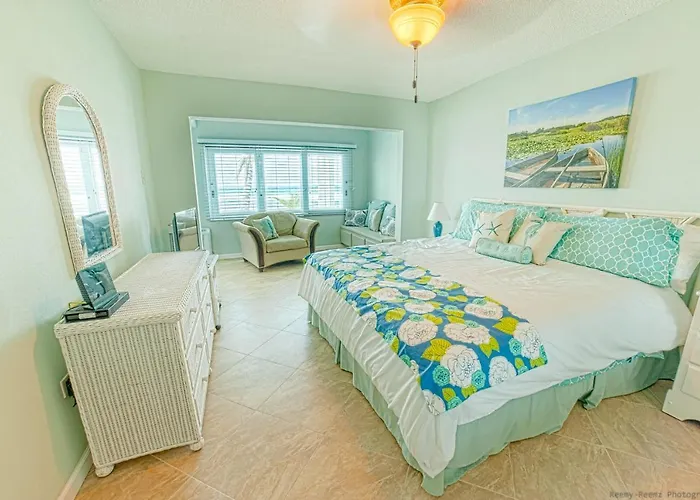 Gorgeous Ocean Views! Welcome To Bella Breeze! Beachfront 2Br 2Ba