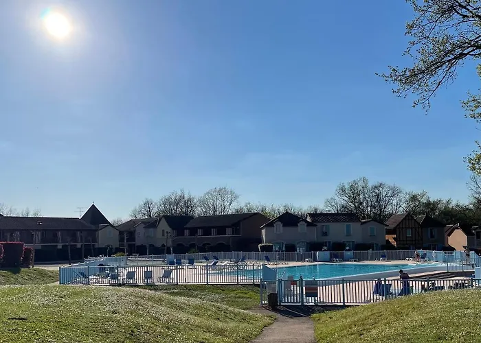 Appartement dans joli village de vacances 47150