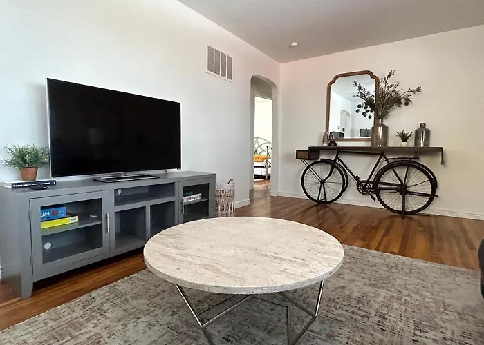 Home Sweet Idahome: Cozy King Suite near BSU & Downtown Boise