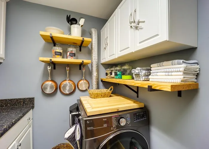 West Jefferson Vacation Rental Near River