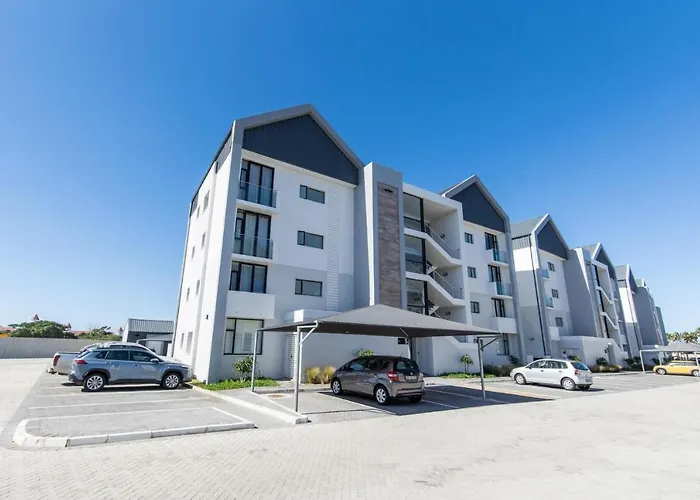 10 On Bellamare Near The Beachfront