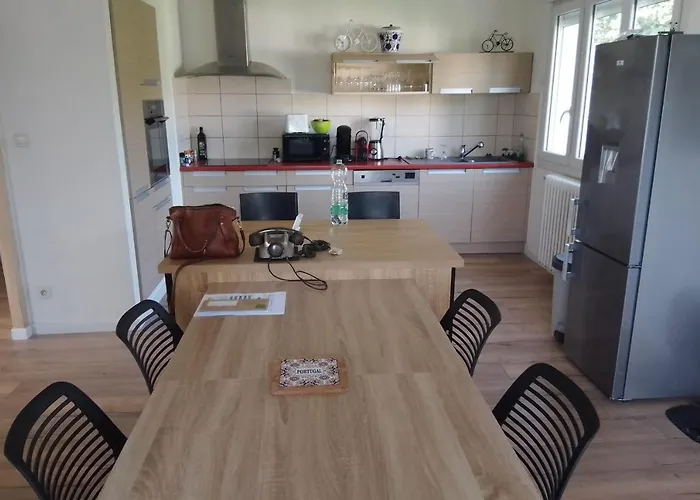 Spacious&cosy 80 m house located in Séné