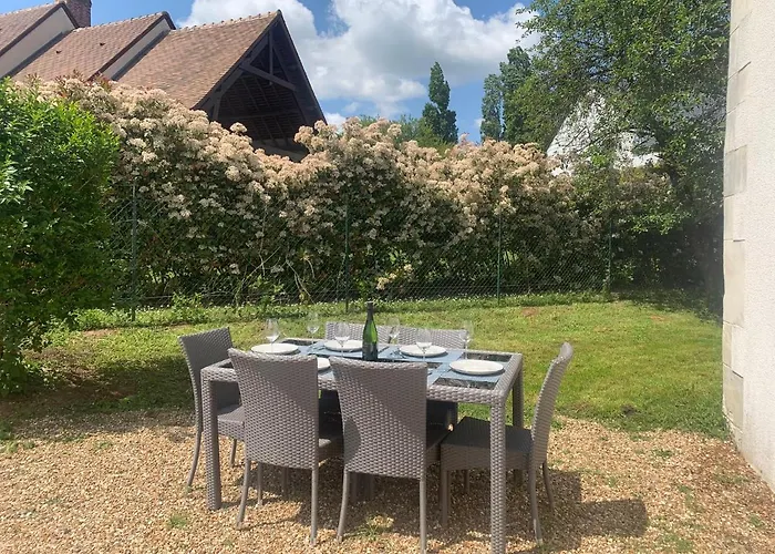 Maison tourangelle au coeur du vignoble Loire Valley