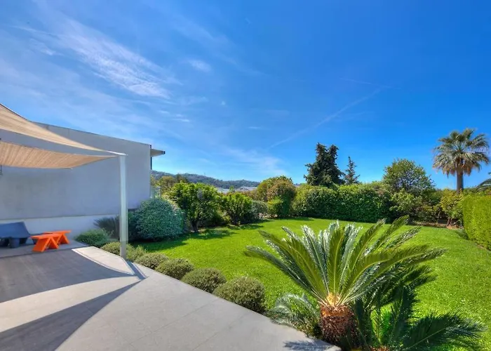 Villa Contemporaine à Carros les plans