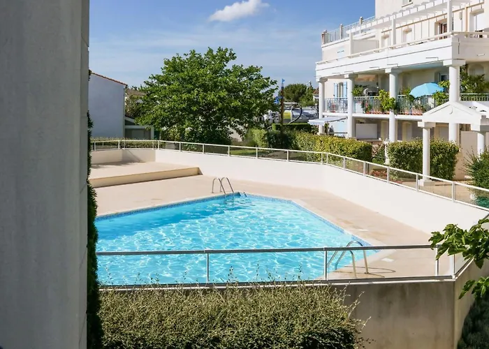 Apartment Les Hautes Folies-8 By Interhome
