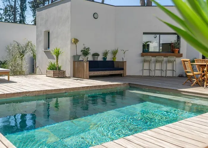 Villa haut de gamme 160 M2 Piscine chfé et Jacuzzi