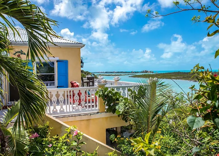 Chalk Sound Cottage With Pool Kayak