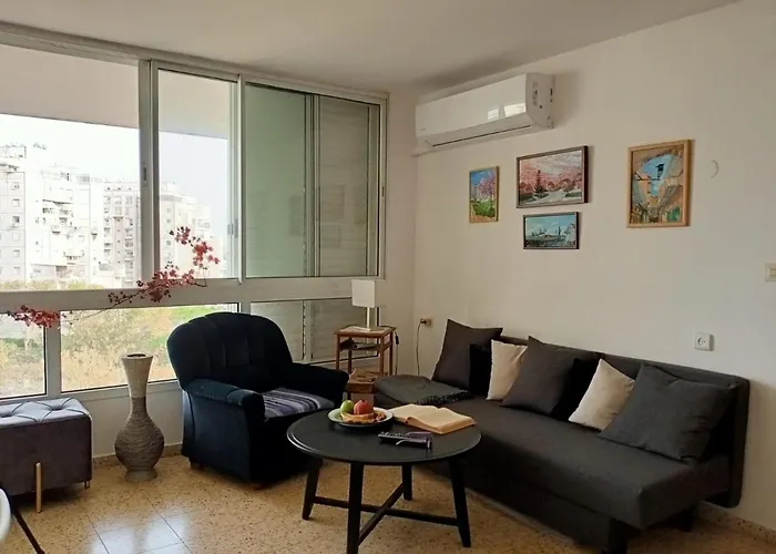 Cozy Apartment With Good Vibe