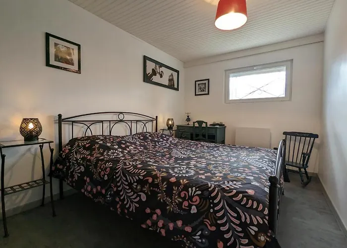 Gîte lumineux avec jardin privatif, proche Château de La Rochefoucauld, équipements bébé et vélos inclus - FR-1-653-232
