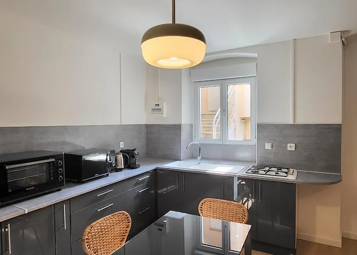 Appartement 1 Chambre, cuisine, coin salon, salle de bain