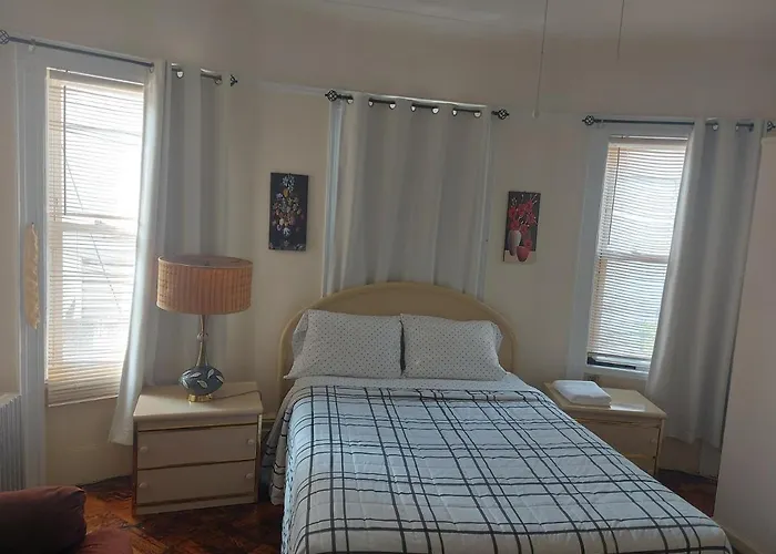 Apartment: Crsytal Chateau Room Rental