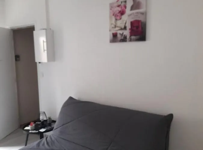Promo Studio Wi-Fi à Courseulles-sur-Mer au 1er étage
