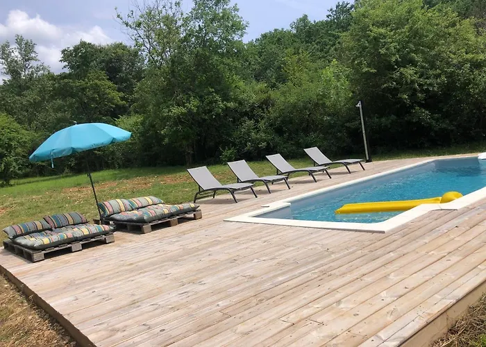 La Bastide Des Ecureuils-Piscine & Jardin Prive A Prayssac