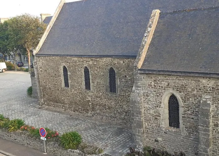 leBel endroit 145m2 , terrain et terrasse de 350m2 au coeur des commerces ,à proximité de la mer et tous services inclus