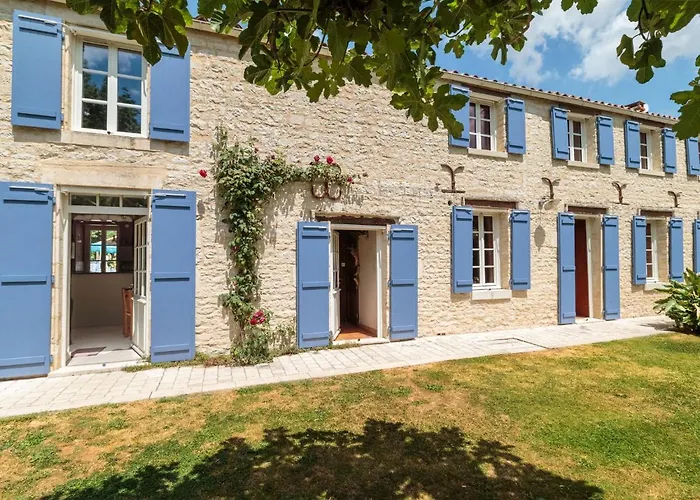 Holiday Home Au Bord Du Canal By Interhome