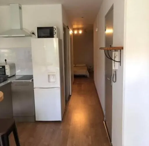 Appartement rénové RDC terrasse 200m plage