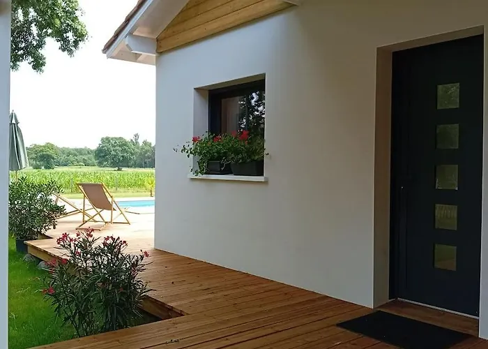 Maison neuve avec piscine chauffée, 4 kms de Contis plage