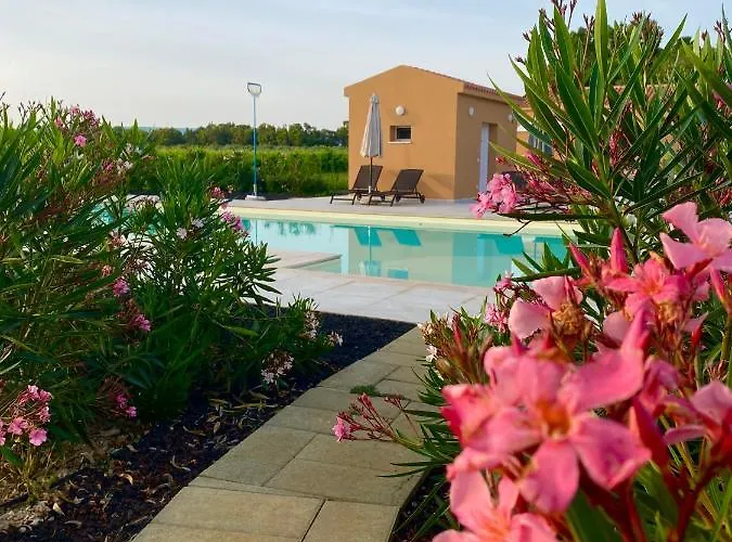 Maris Apartments - Holiday Homes