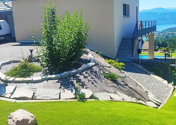chambre 2 vue lac av piscine