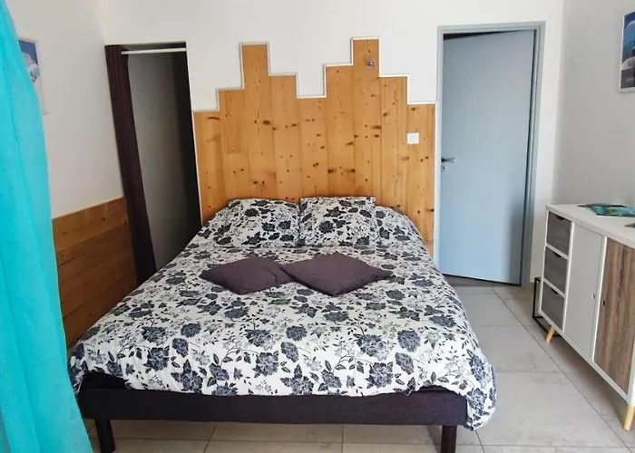 chambre 2 vue lac av piscine