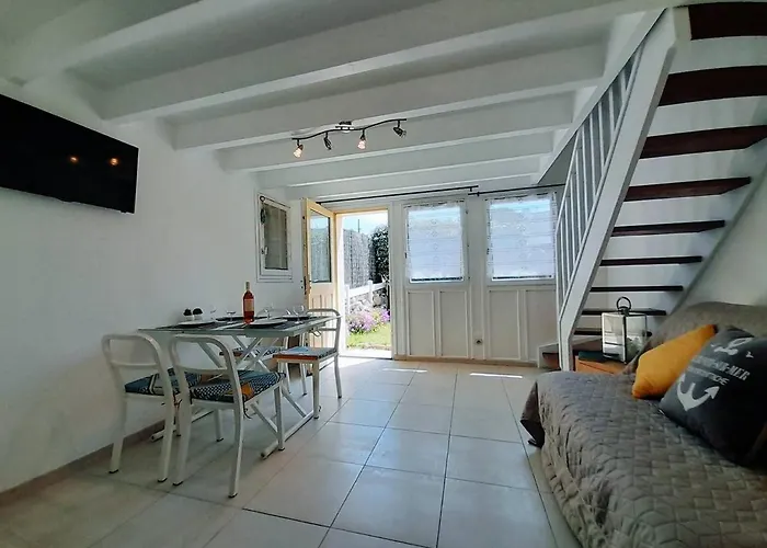 Maison cosy 3 pièces avec terrasse à 800m de la plage - Wifi, lave-vaisselle, parking public - FR-1-477-238