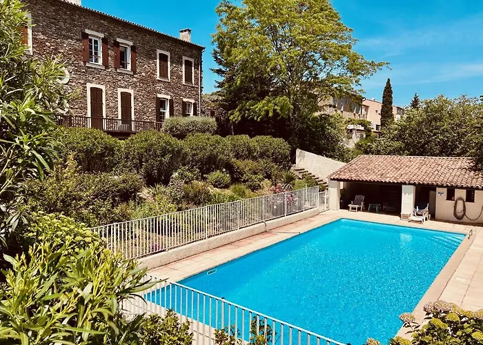Studio avec piscine