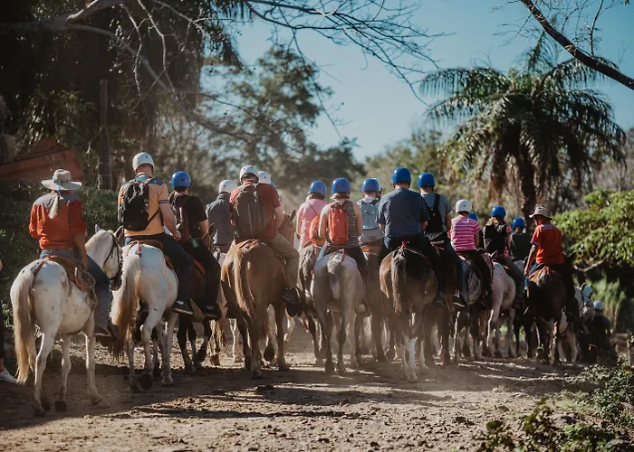 Family Hotel: Hacienda Guachipelin Volcano Ranch Hotel & Hot Springs