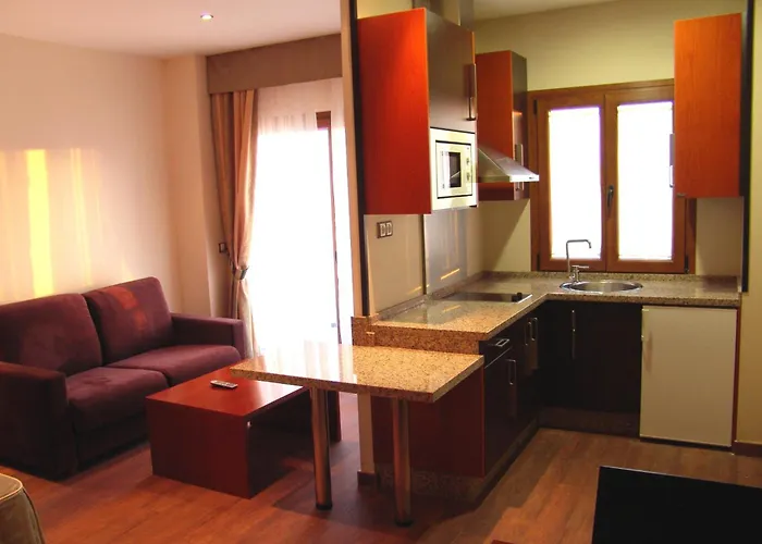 Hotel con tenis: Hotel Apartamento Martín Alonso Pinzón